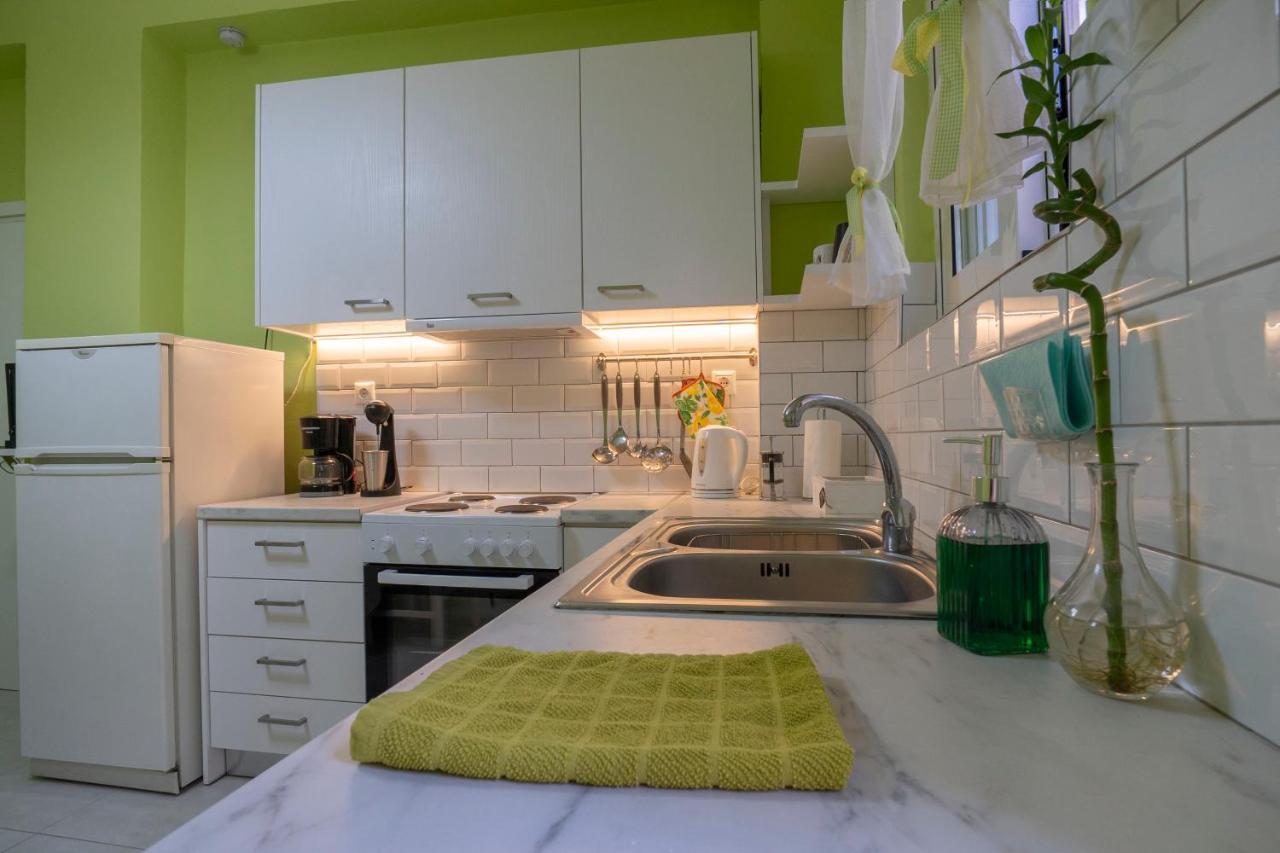 Casa Bonita, House With Private Entrance And Garden, Between Center And Sea * Athens